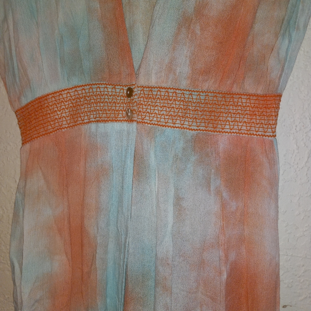 Hem & Thread Dress - Picture 3 of 9